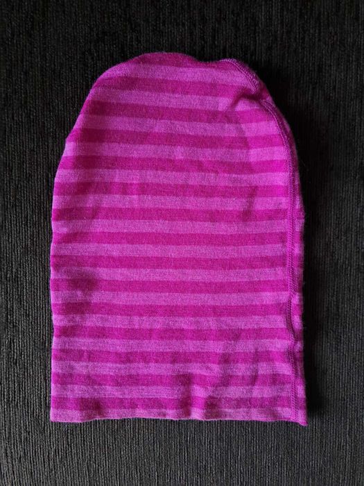 Czapka 100% wełna merino stan bardzo dobry