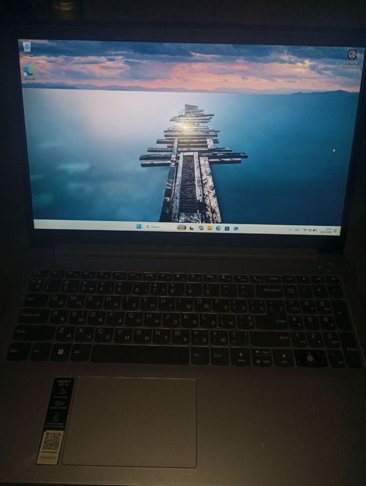 Lenovo IdeaPad 1 15 (82V7) / 8GB RAM / Windows 11 Pro / 512 SSD