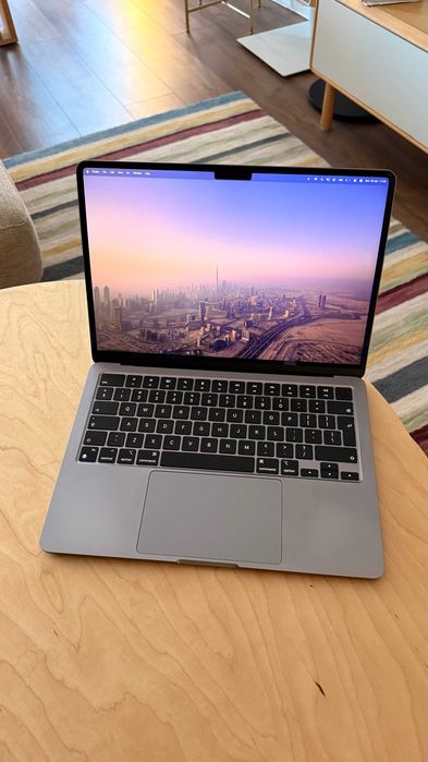 MacBook Air M2 (2022) – 24GB RAM / 1TB SSD