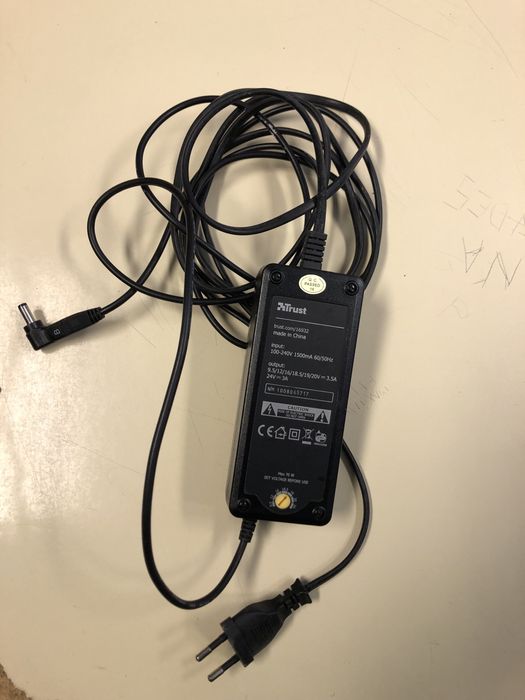 Trust Portable PC Charger with 10 Inputs64752186992130122