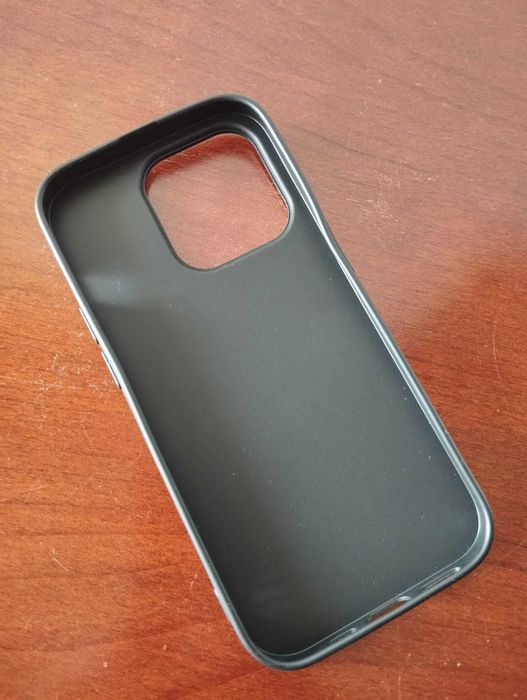Capa iPhone 14 Pro Preta Avião