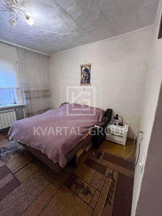Продаж будинку з земельною ділянкою