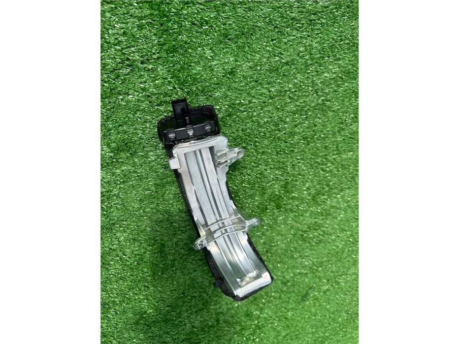 Toyota Land Cruiser 200 Покажчик повороту в дзеркалі (Для 2012-2016) R