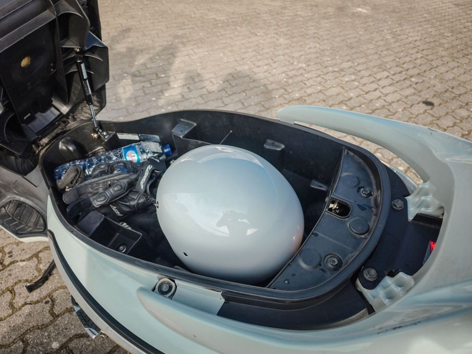 Sym GTS 125 branca