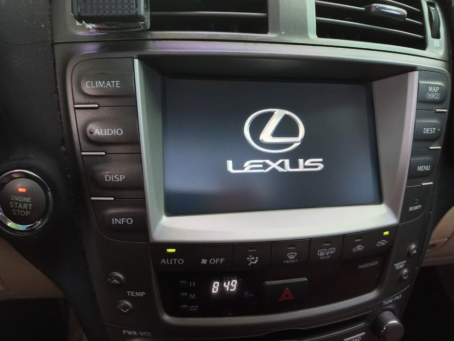 Lexus is250 4x4 avtomat