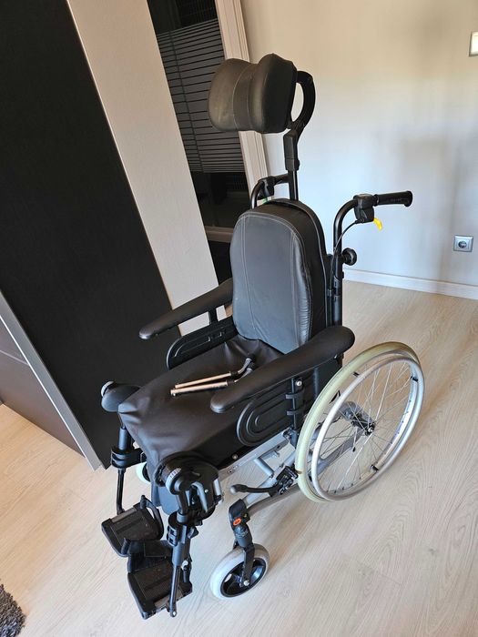Cadeira de rodas Invacare Rea Clematis 39