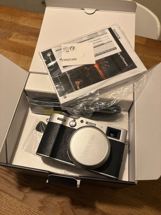 Fujifilm X100V Silver – nowy, użyty tylko w celu sprawdzenia