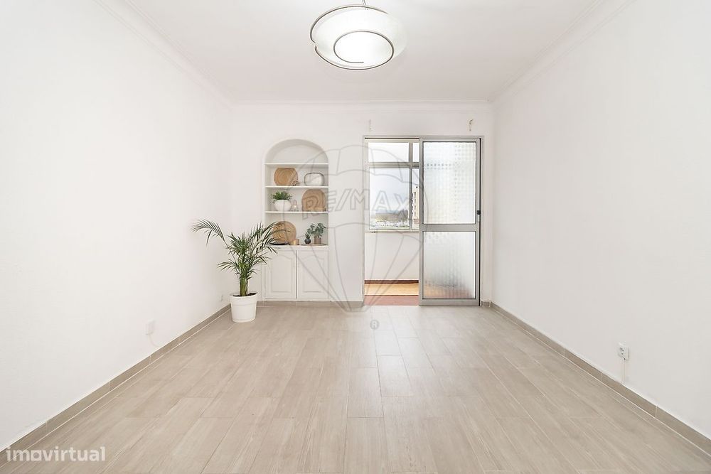 Apartamento T2 para venda — Palhais E Coina, Setúbal