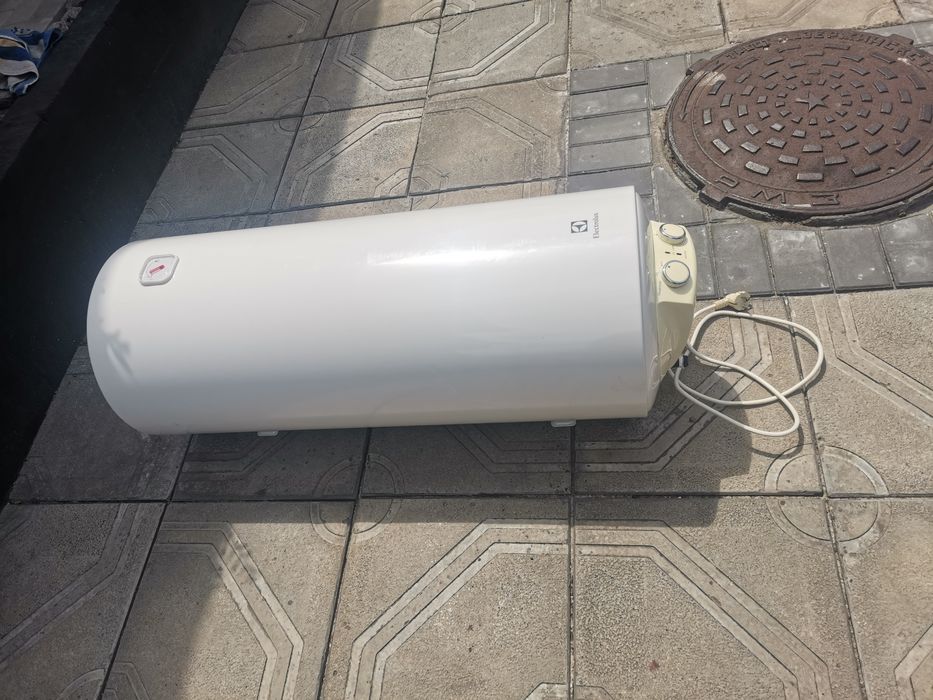 Нагревательный бак Electrolux 80l.