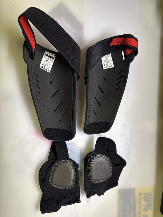 Ochraniacze pilkarskie nike protegga shield
