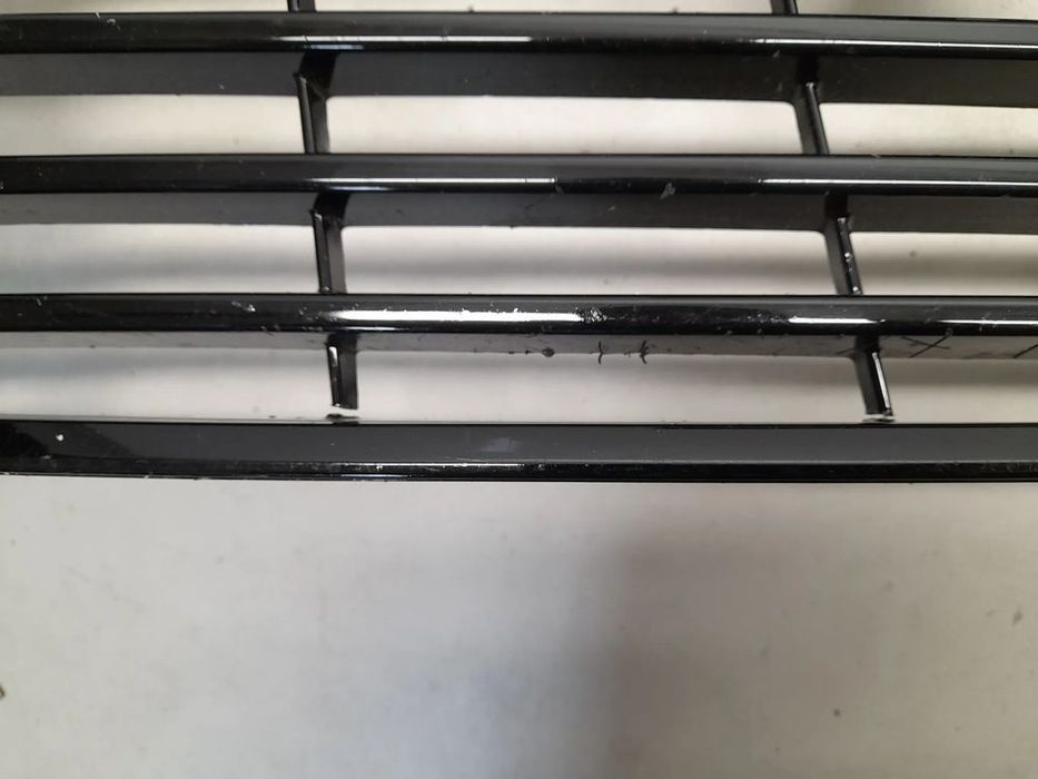Opel Astra L VI 6 kratka środkowa zderzaka przód przedniego 9839979680