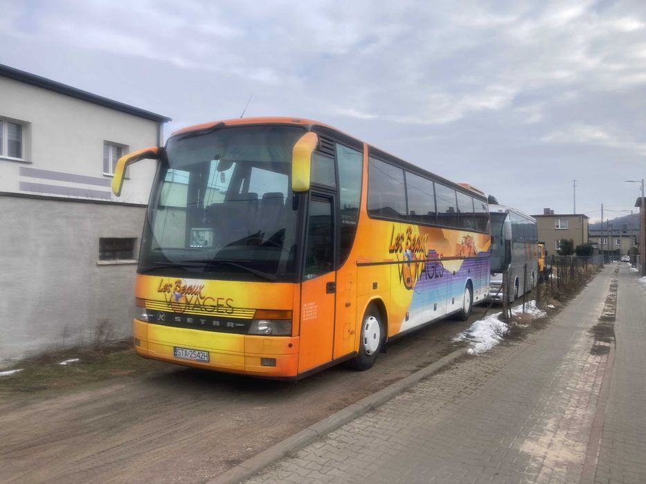 Przewóz osób i towarów pomoc drogowa transport laweta autobus bus