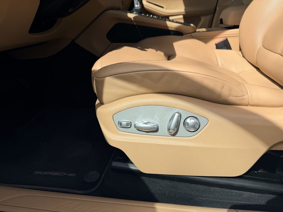 Продаж  Porsche Macan 2018 • 2.0 Turbo