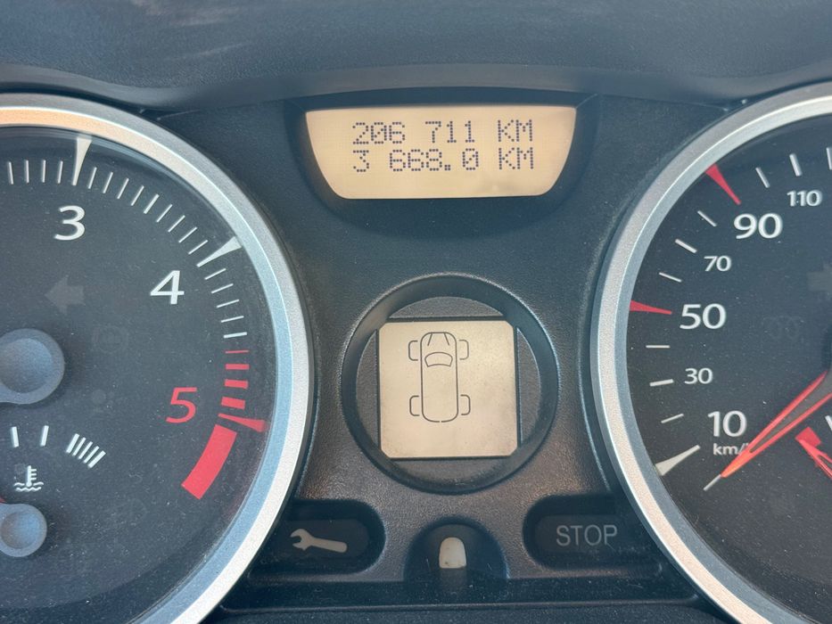 Renault Mégane Break 1.5 dCi — 2006 · 206.711 km · Android Auto · Revisões em dia
