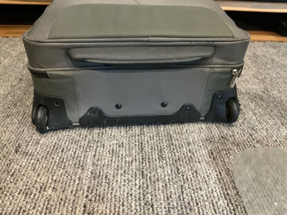 Samsonite Cabin Luggage - Pilot-Style Suitcase64752329875841121