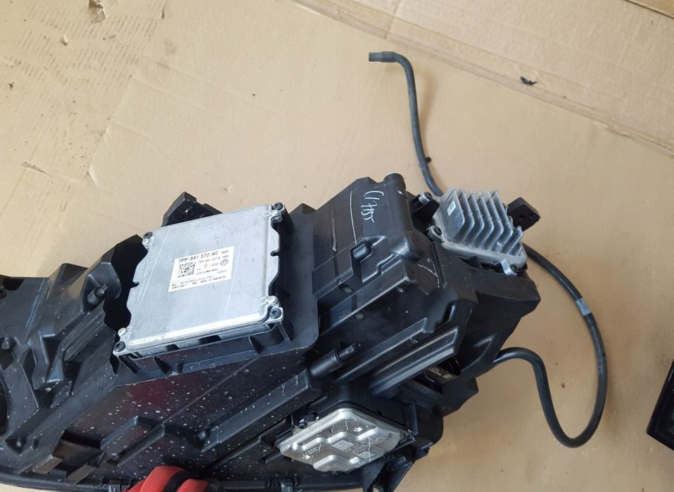 AUDI SQ5 Q5 80A Перед капот бампер фари