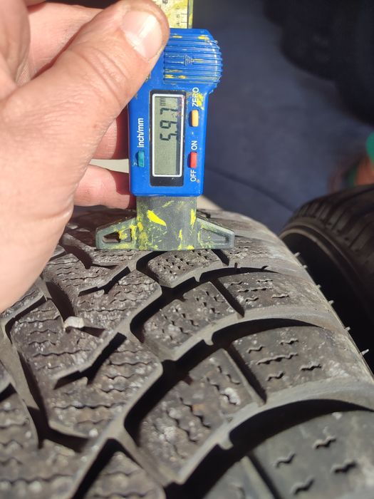 Komplet opon Falken EuroWinter HS01 SUV 225/65/17  106H