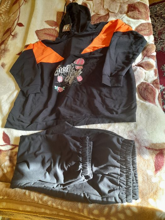 Одежа різна,креми,нове.