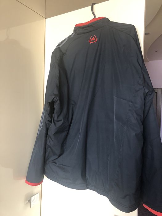 Чоловіча спортивна куртка