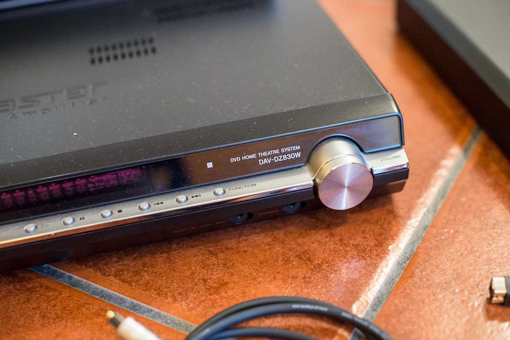 Sony Sistema de Som DZ830W