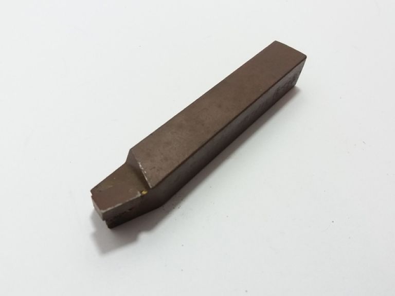 Nóż tokarski NNza 20x20 S10