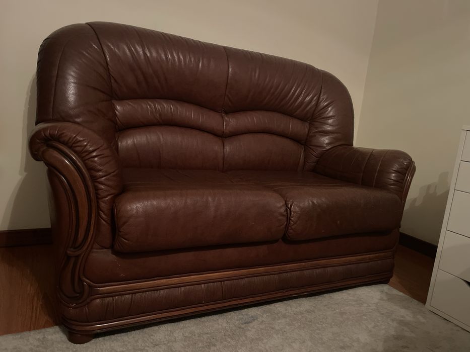 Sofa em pele usado e em bom estado