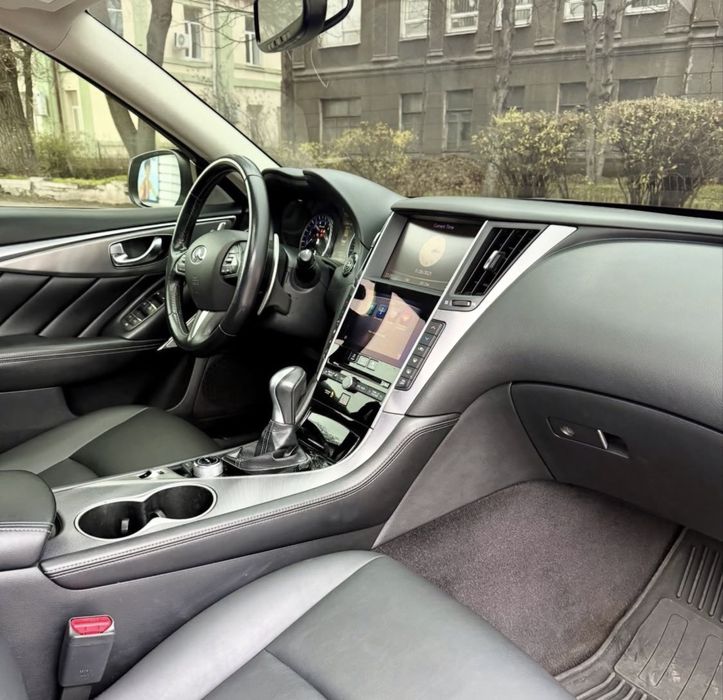 Продам свой автомобиль Infiniti q50