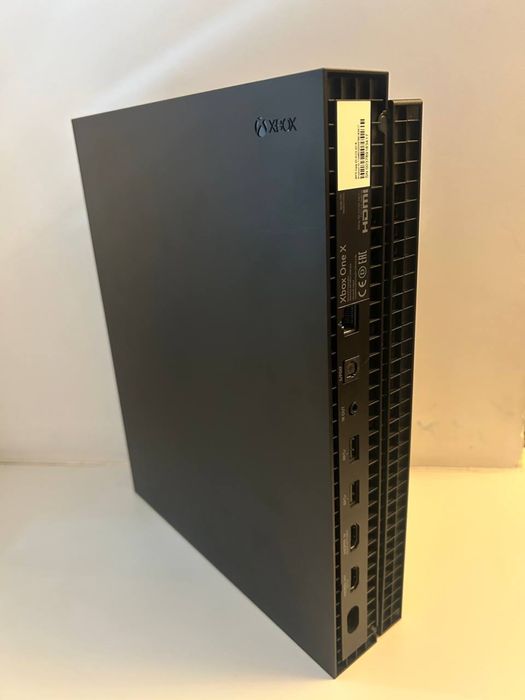 "Xbox One X" в гарному стані, не користувалися
