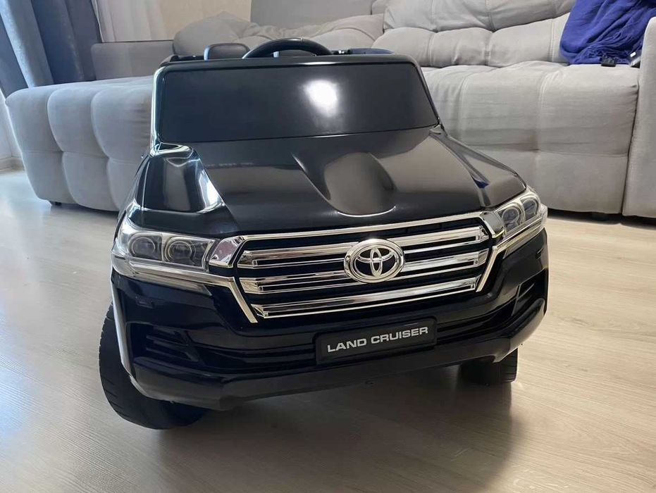 Детский электромобиль Toyota Land Cruiser 200