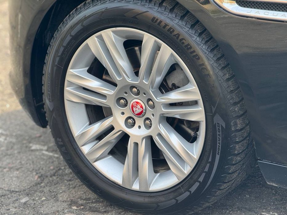 Jaguar XF-35t AWD Car Invest Ukraine Лізинг