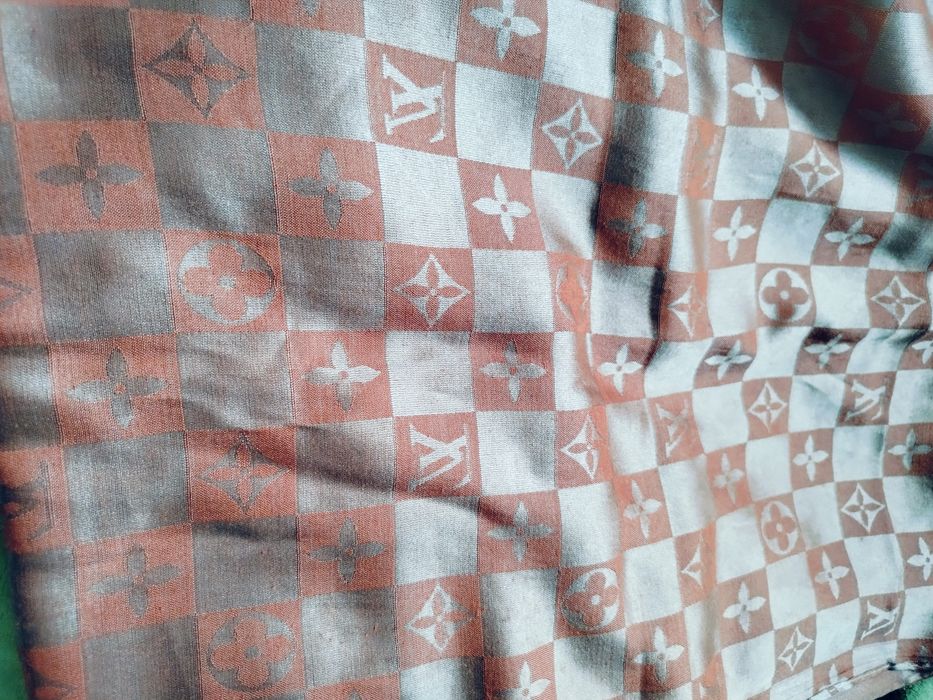 Szalik Louis Vuitton