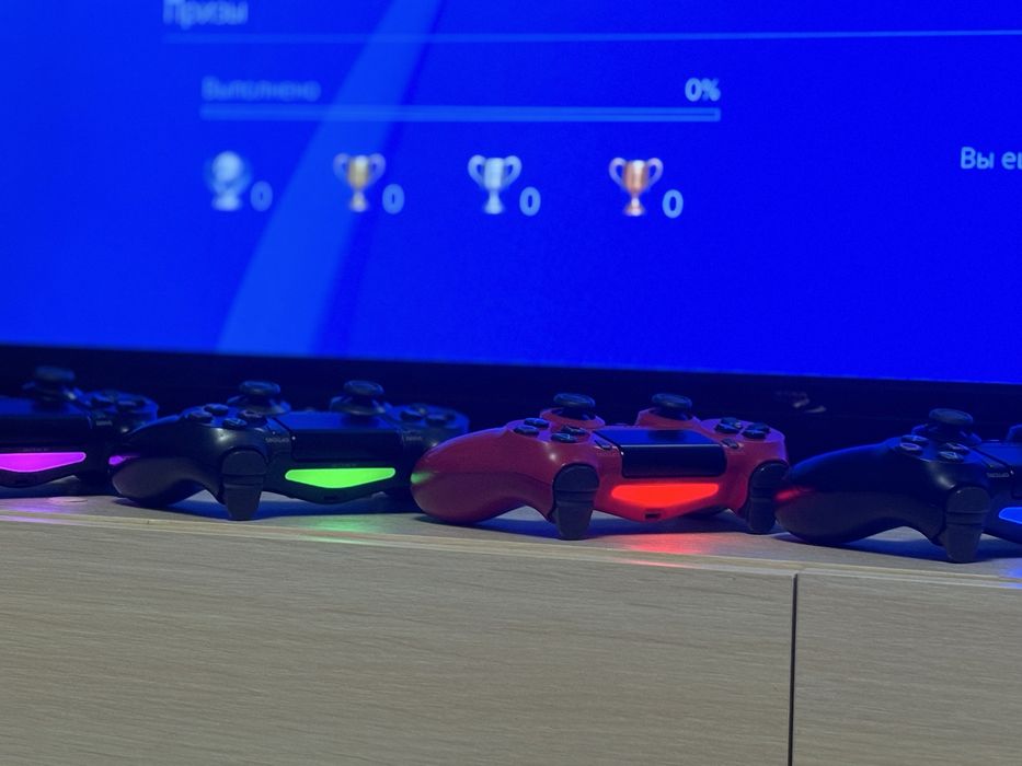 Продам джойстики PlayStation 4 (DualShock 4)