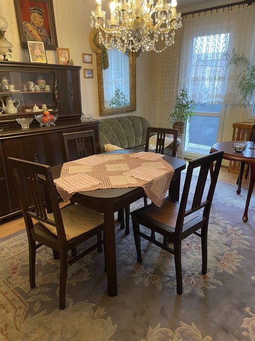 Komplet starych mebli