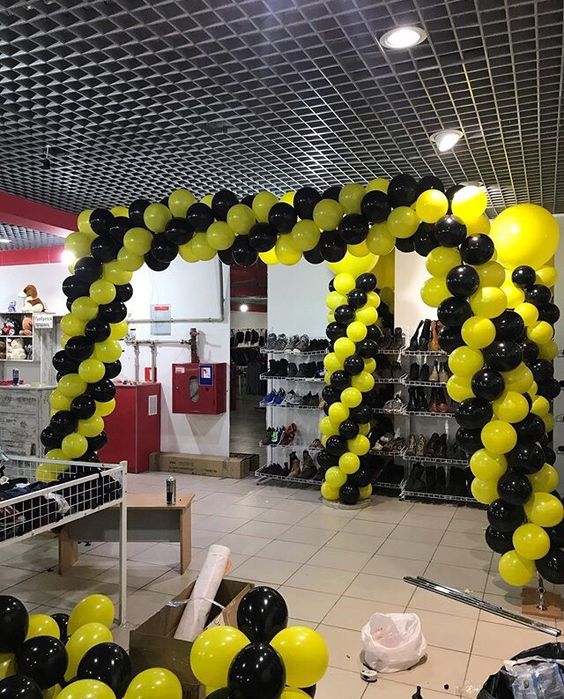 Відкриття закладу оформлення шарами кульками