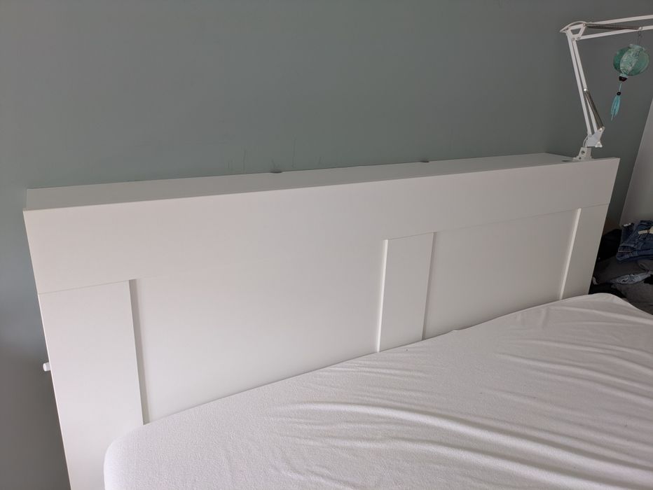 Cama Brimnes IKEA com cabeceira e estrado Lonset