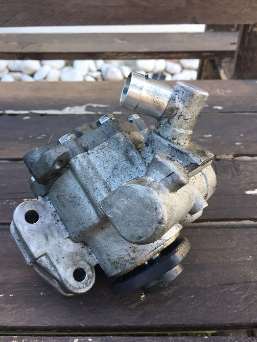 2 Bombas direção assistida para reparação Mercedes C220 w203.