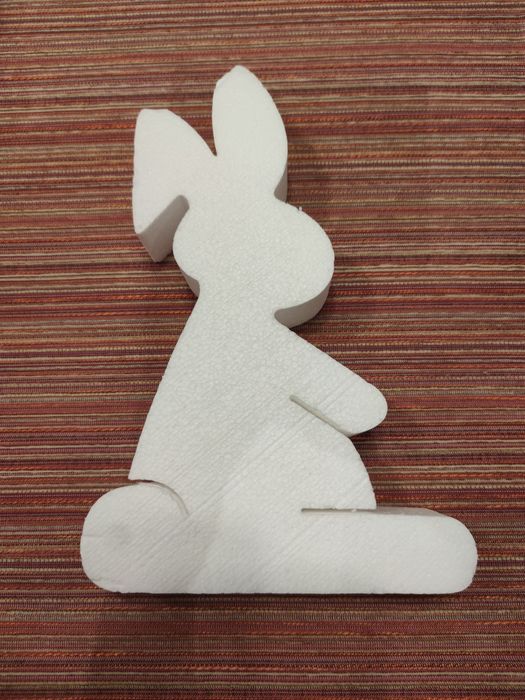 Styropian duży zając 30 cm wysokości