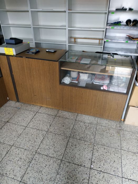 Lada sklepowa dwuczęściowa