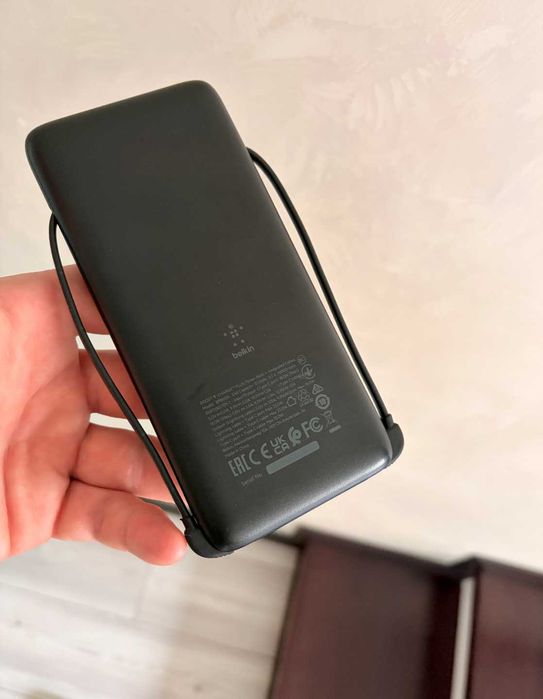 УМБ Belkin 10000 mAh USB-C 23 Вт Чорний (BPB006btBLK) зі встроєними кабелями USB-C + Lightning