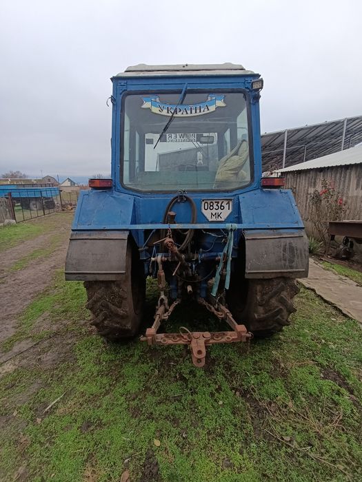 Трактор Беларус МТЗ 80 у робочому стані