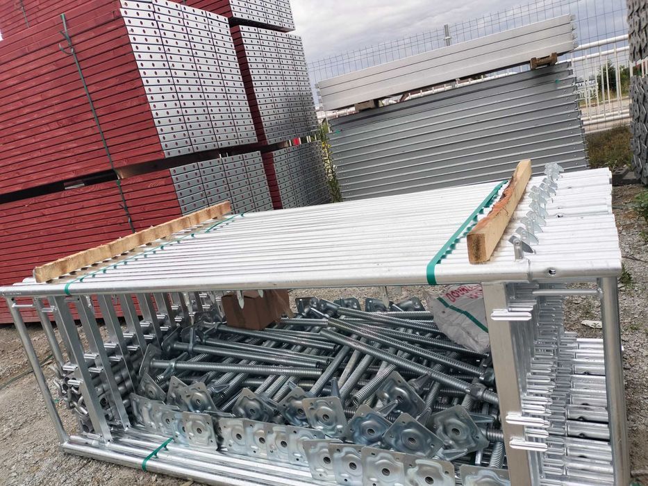 Rusztowanie 24x8,5m   200m2!!