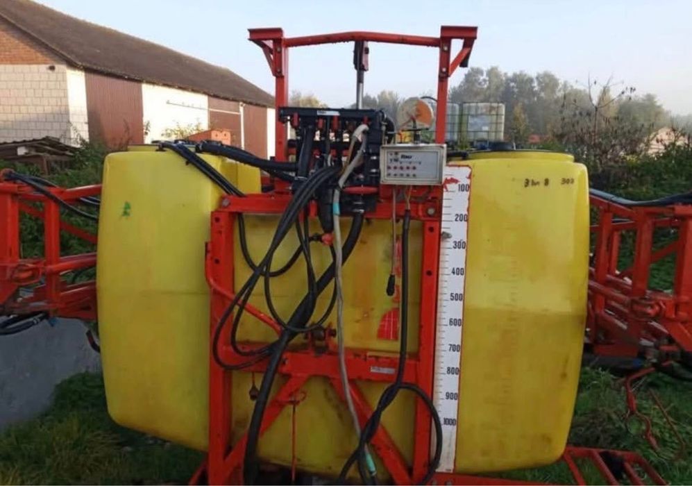 Opryskiwacz marki Rau 2001 rok