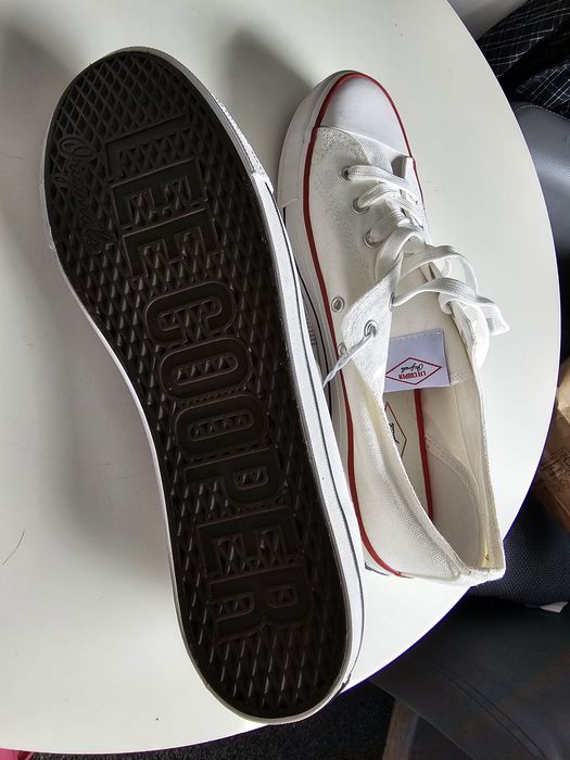 ***Lee cooper***