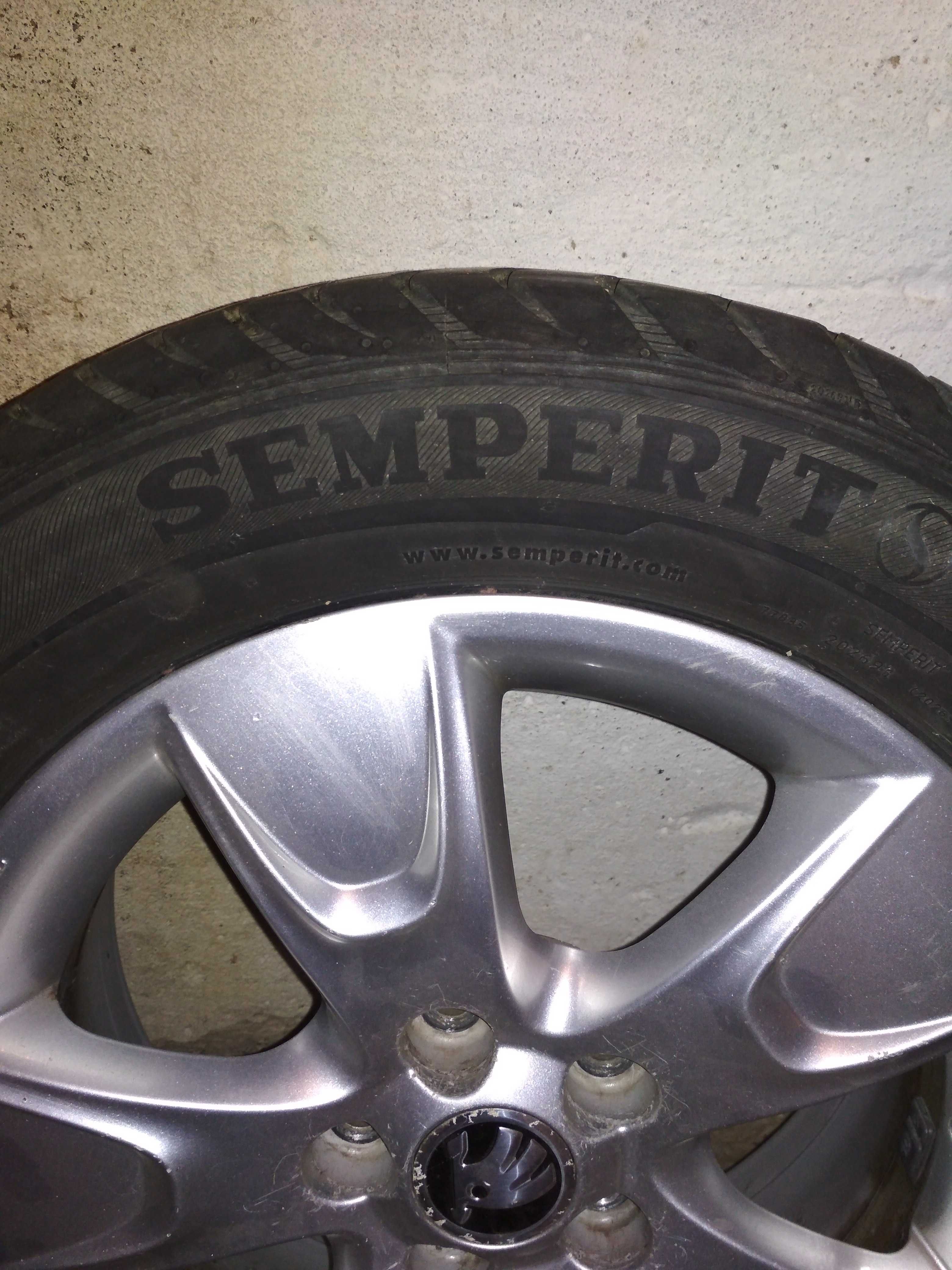 Шина летняя б/у 195/60 R15 SEMPERIT: 500 грн. - Автошини Вінниця на Olx