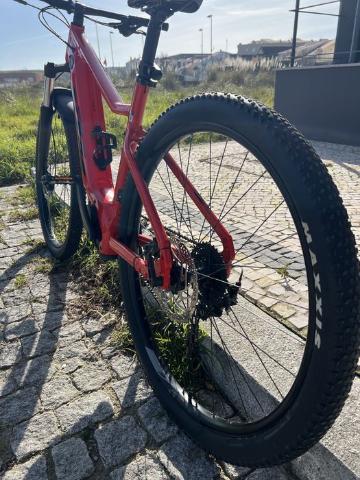BICICLETA KTM MACINA RACE 592 de 2022 (48cm)