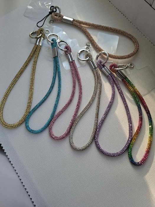 Брелок шнурок с камнями для телефона, ключей, сумки