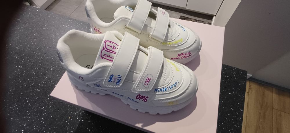 Sprzedam nowe buty Deezee 31