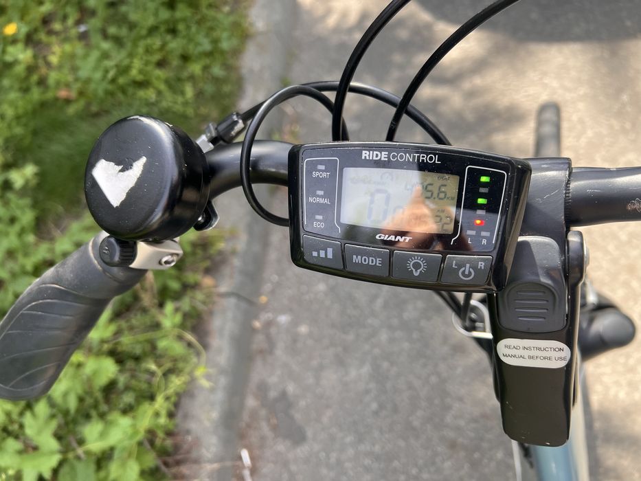 Ładny rower elektryczny GIANT TWIST na dwie baterie /A