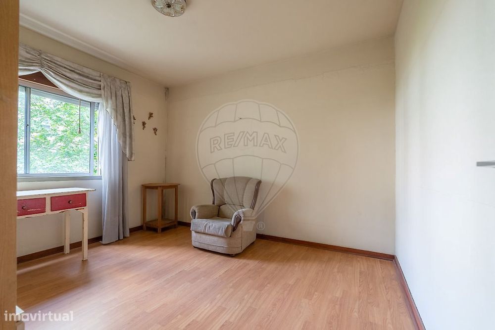 Apartamento T4 à venda em Coimbra  Santo António dos Olivais