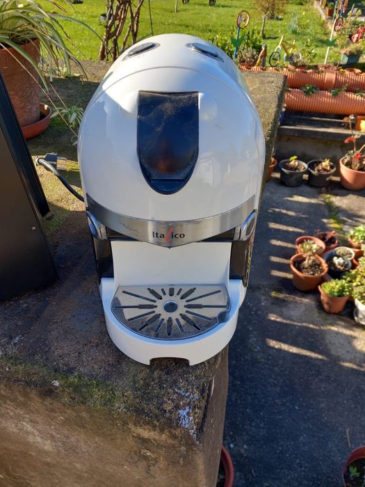 Vendo maquinas de cafe a trabalhar